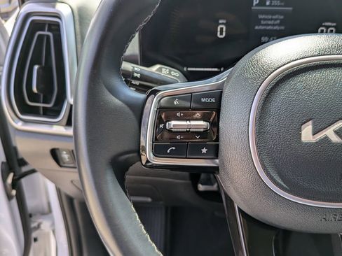 Certified 2025 Kia Sorento S FWD image 32