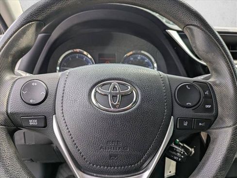 Used 2018 Toyota Corolla LE FWD image 14