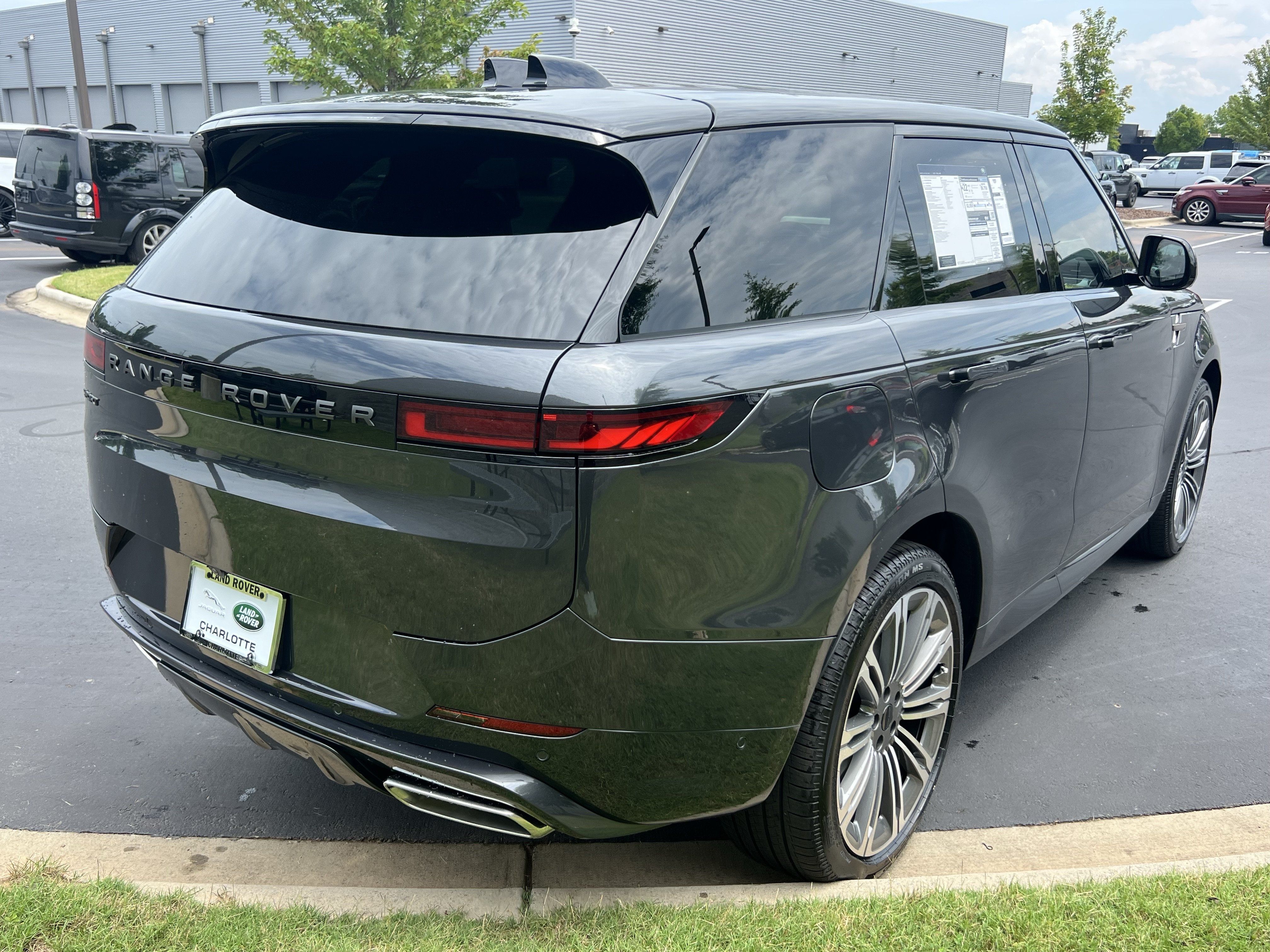 New 2026 Land Rover Range Rover Sport Dynamic SE AWD/4WD image 7