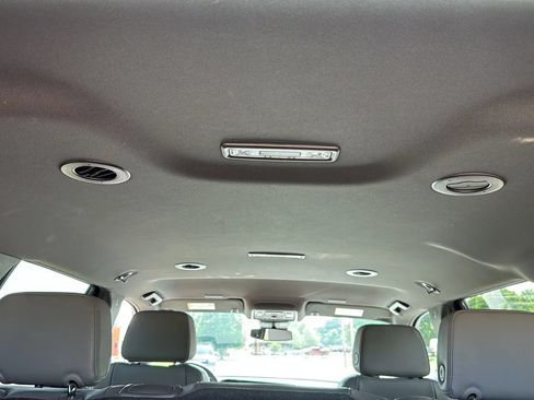 Used 2025 Chevrolet Tahoe LT RWD image 12