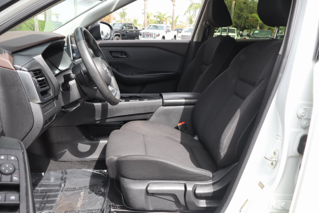 Used 2023 Nissan Rogue S FWD image 18