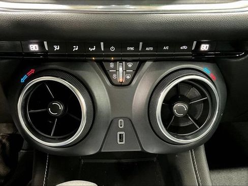 Used 2023 Chevrolet Blazer LT FWD image 14