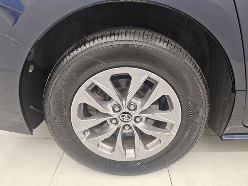 Used 2021 Toyota Sienna XLE w/ XLE Plus Package AWD/4WD image 28