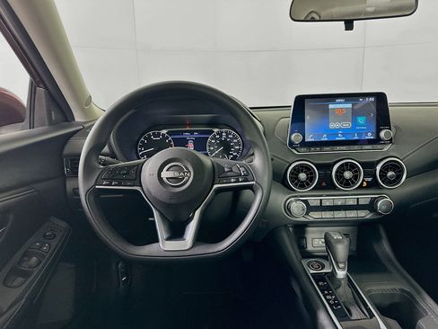 Used 2025 Nissan Sentra SV image 17