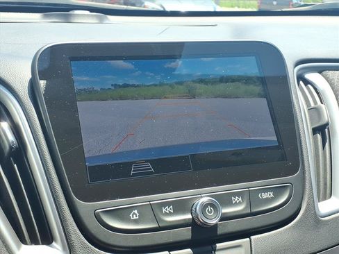Used 2025 Chevrolet Malibu LT FWD image 6