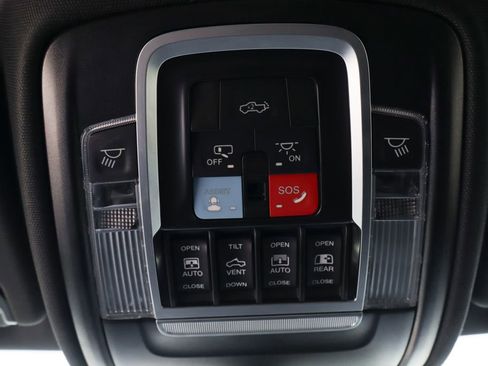 Used 2025 RAM 1500 Limited AWD/4WD image 35