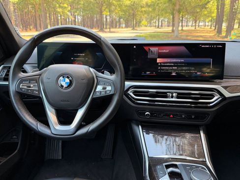 Used 2023 BMW 330i Sedan w/ Driving Assistance Package RWD image 3