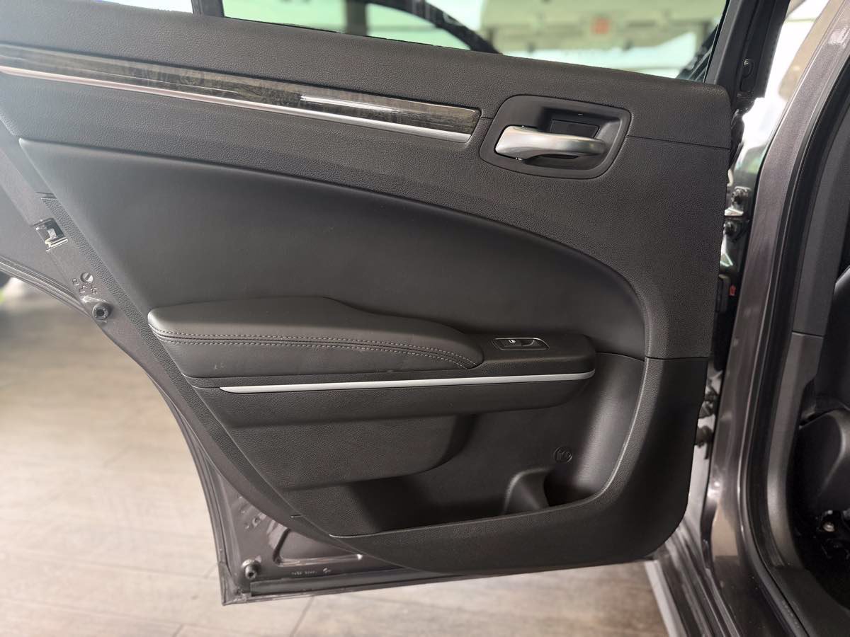 Used 2023 Chrysler 300 Touring L w/ Safetytec Plus Group RWD image 29
