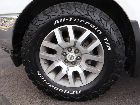 Used 2011 Nissan Frontier SL w/ Moonroof Pkg image 46