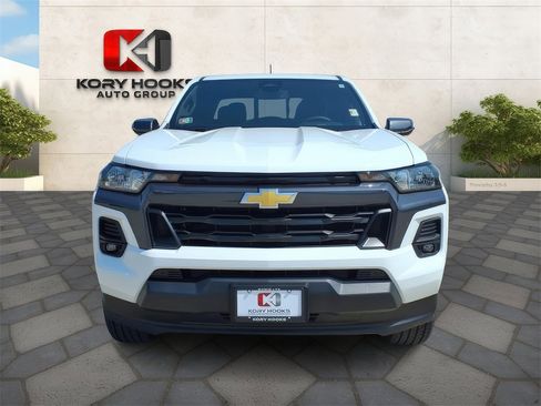 Used 2024 Chevrolet Colorado LT w/ LT Convenience Package II image 2