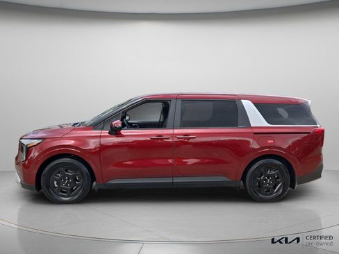 Used 2026 Kia Carnival FWD image 3
