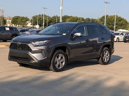 Used 2025 Toyota RAV4 XLE FWD image 9