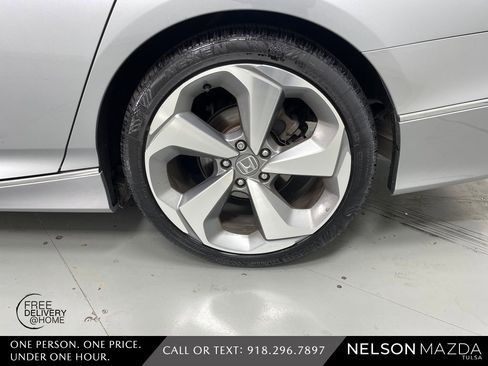 Used 2019 Honda Accord Touring image 12