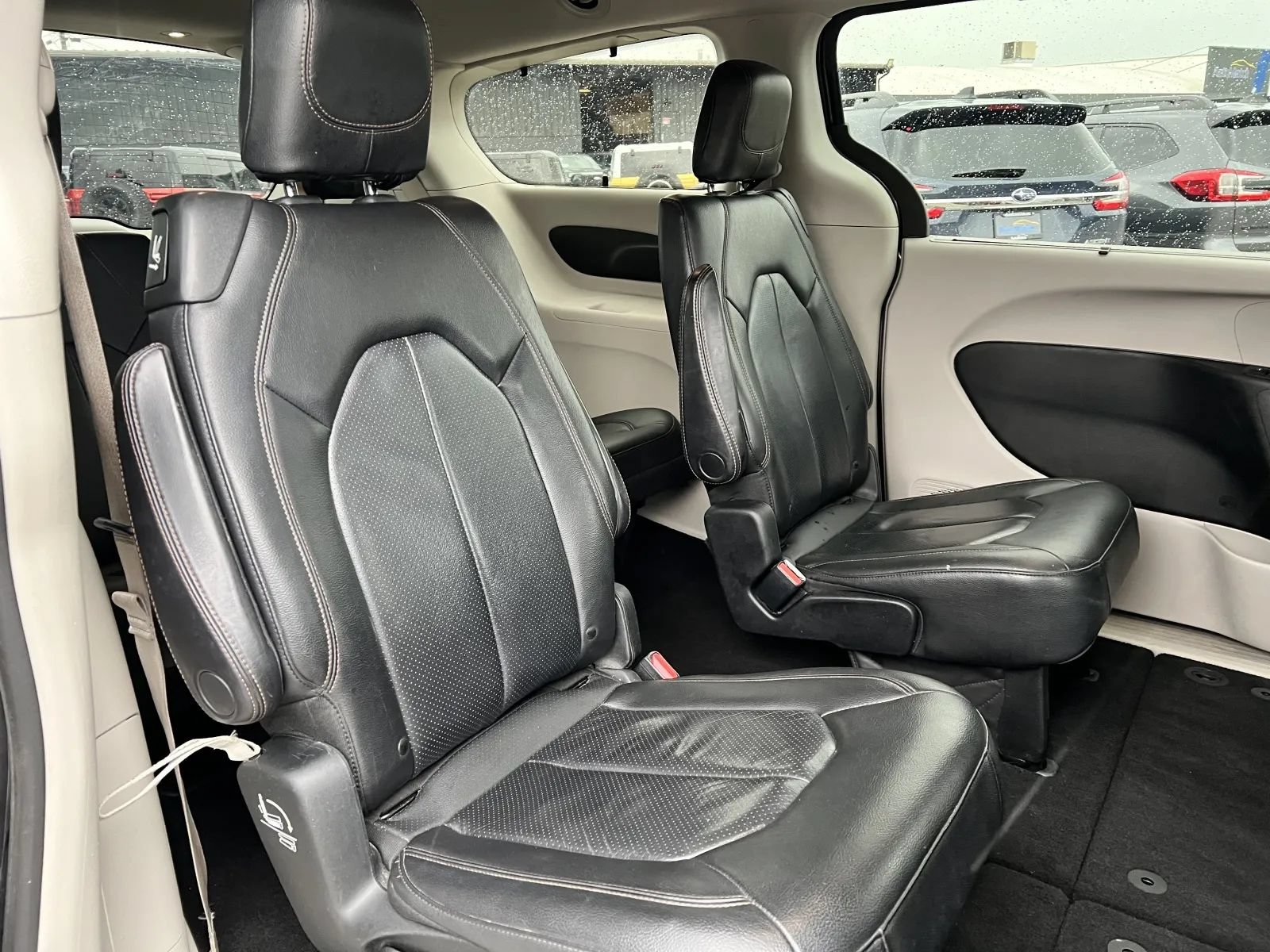 Used 2019 Chrysler Pacifica Touring-L FWD image 20