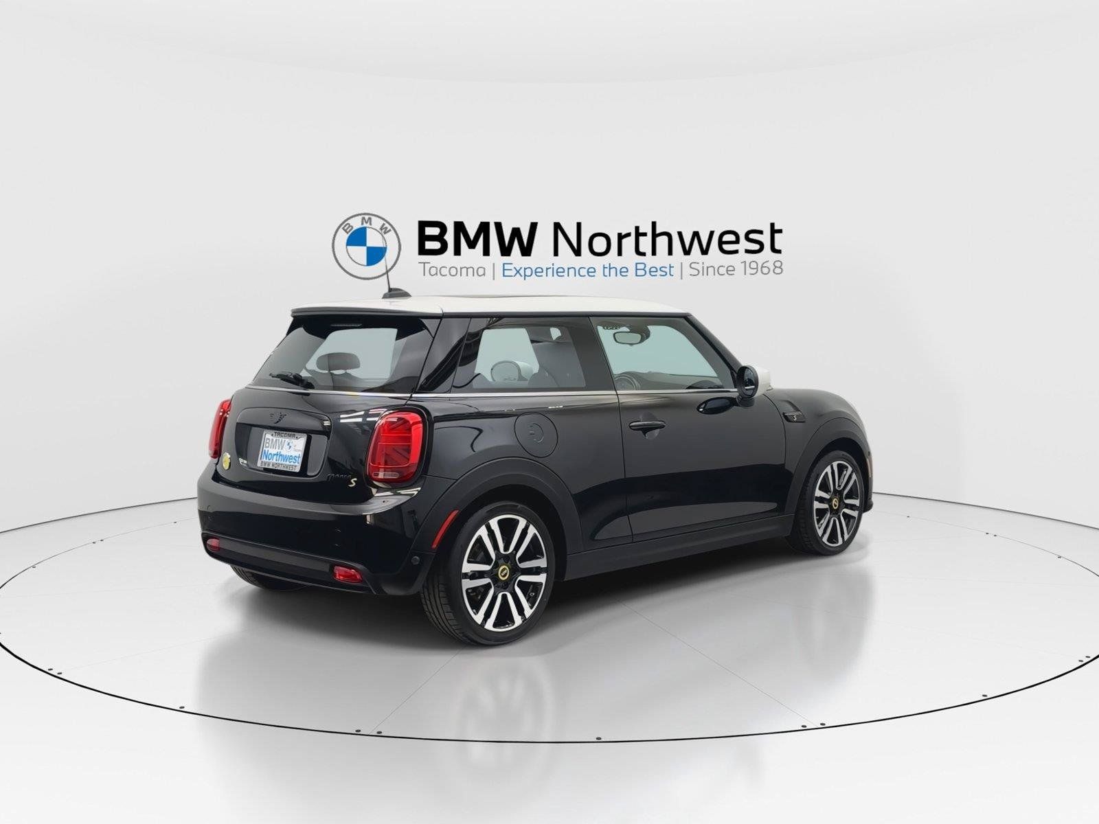 Used 2023 MINI Cooper SE FWD image 3
