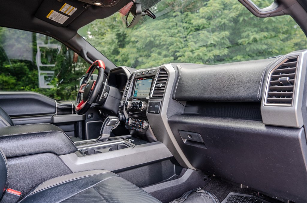 Used 2017 Ford F150 Raptor w/ Equipment Group 802A Luxury AWD/4WD image 31