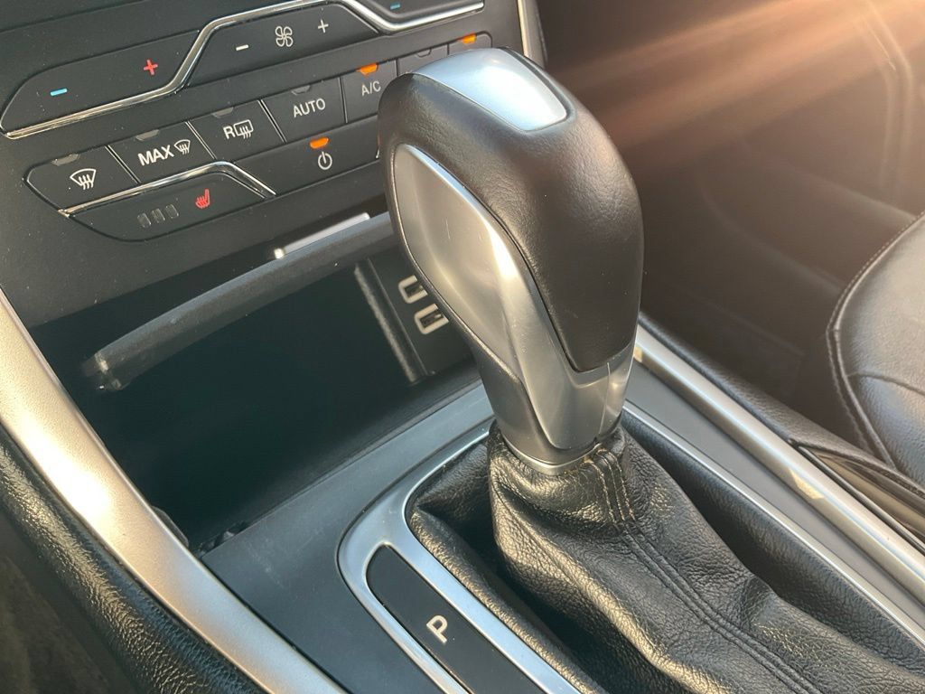 Used 2018 Ford Edge SEL w/ Equipment Group 201A FWD image 21