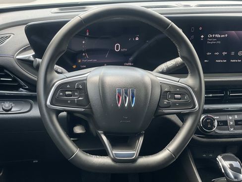 Used 2025 Buick Envista Sport Touring FWD image 10