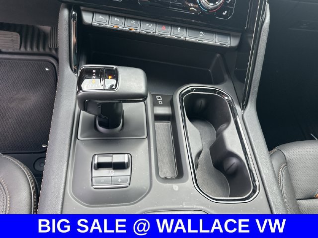 Used 2025 GMC Sierra 1500 AT4 w/ Technology Package AWD/4WD image 17