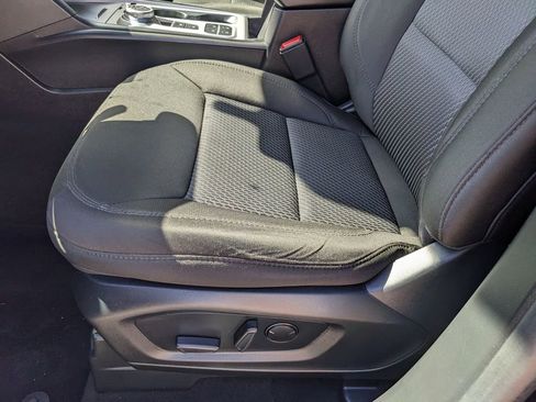 Certified 2024 Ford Explorer XLT RWD image 21