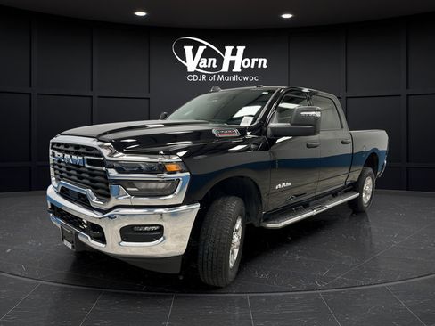 Used 2026 RAM 2500 Big Horn AWD/4WD image 3