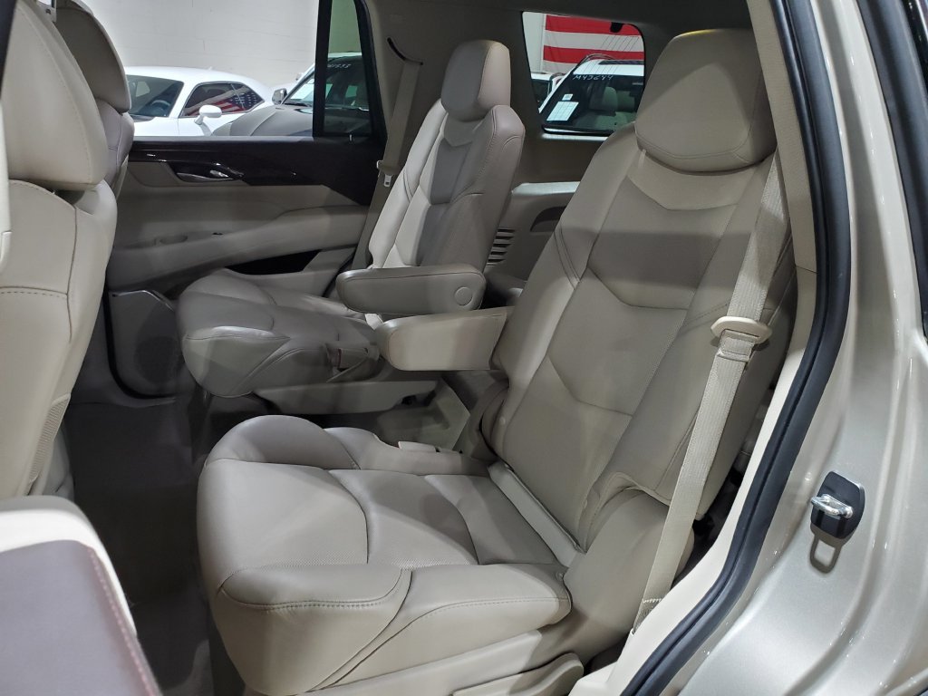 Used 2017 Cadillac Escalade Premium Luxury AWD/4WD image 26