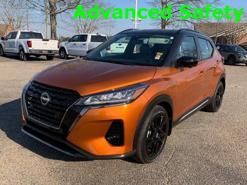 Used 2023 Nissan Kicks SR w/ SR Premium Package image 4