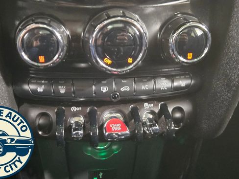 Used 2019 MINI Cooper 2-Door Hardtop image 16