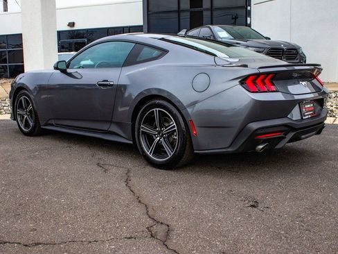 Used 2025 Ford Mustang Premium image 4