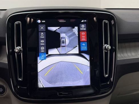 New 2026 Volvo XC40 B5 Plus w/ Protection Package Premier image 20