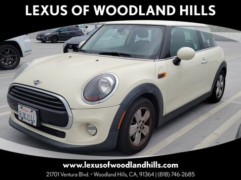 Used 2019 MINI Cooper 2-Door Hardtop image 1