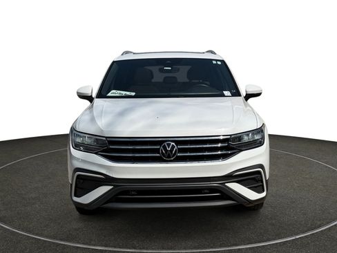 Used 2022 Volkswagen Tiguan SE w/ Panoramic Sunroof Package AWD/4WD image 9