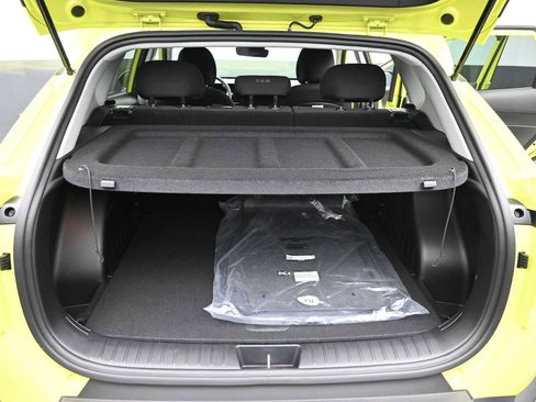 Certified 2025 Hyundai Kona SEL image 13