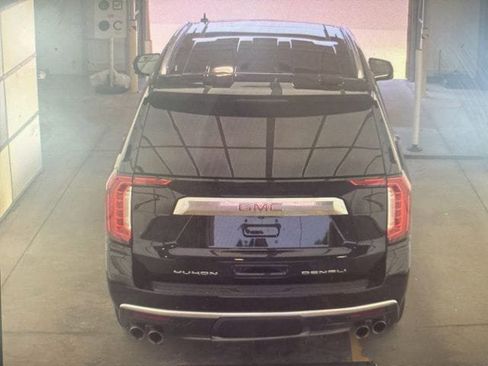 Used 2023 GMC Yukon Denali w/ LPO, Floor Liner Package AWD/4WD image 12