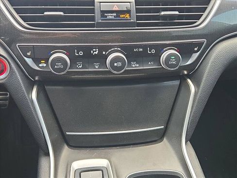 Used 2019 Honda Accord Sport image 13