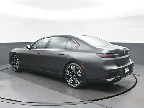 Used 2023 BMW 760i xDrive AWD/4WD image 5
