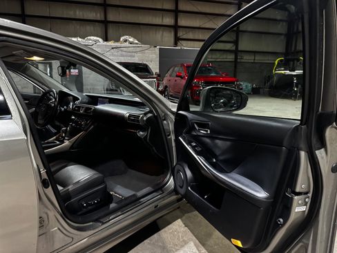Used 2014 Lexus IS 250 image 25