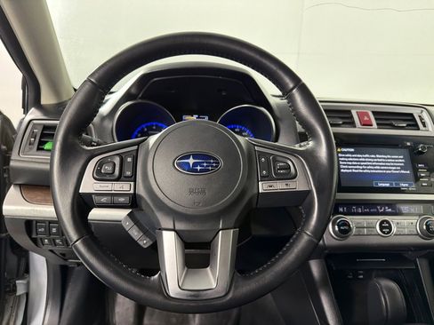 Used 2016 Subaru Outback 2.5i Limited AWD/4WD image 11