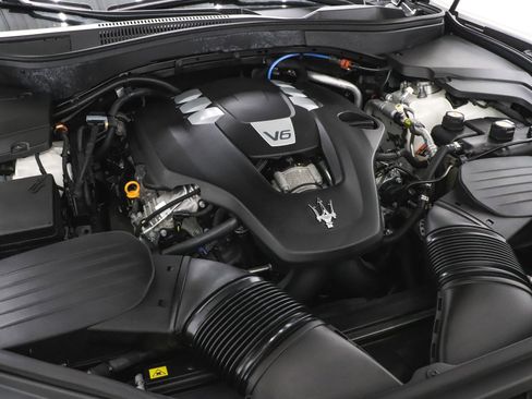 Used 2023 Maserati Levante GT image 45