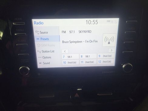 Used 2022 Toyota Camry SE image 25