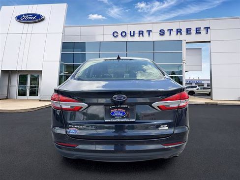 Certified 2020 Ford Fusion SE FWD image 2