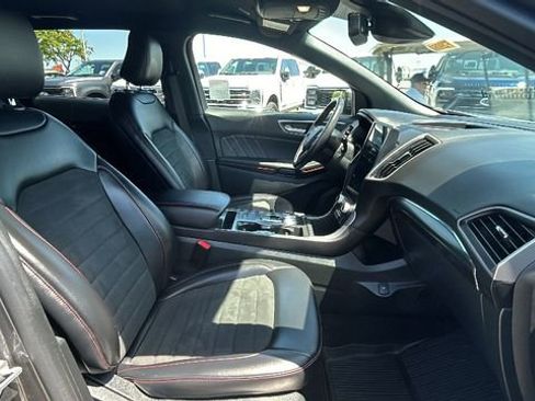 Used 2022 Ford Edge ST-Line image 11