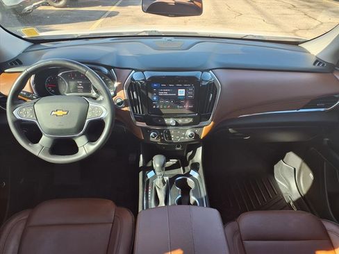 Used 2021 Chevrolet Traverse High Country image 3