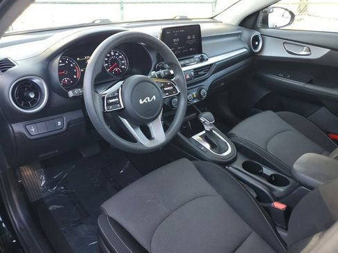 Used 2023 Kia Forte LXS image 10