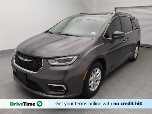 Used 2021 Chrysler Pacifica Touring-L FWD image 1