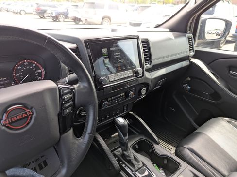 Used 2022 Nissan Frontier PRO-4X w/ Pro-4X Premium Package AWD/4WD image 21