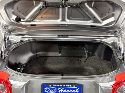 Used 2011 MAZDA MX-5 Miata Grand Touring RWD image 18