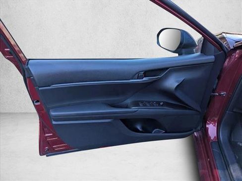 Used 2022 Toyota Camry LE image 20