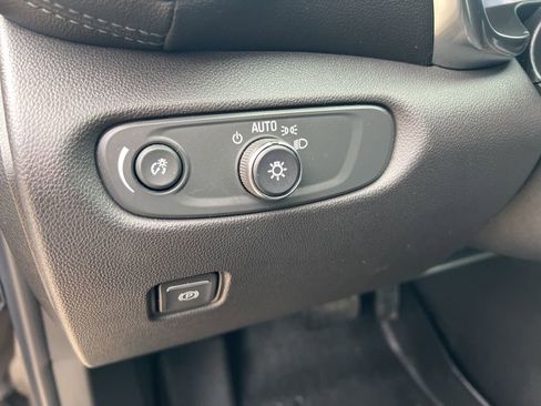 Used 2020 Chevrolet Blazer LT w/ Sound & Technology Package image 55