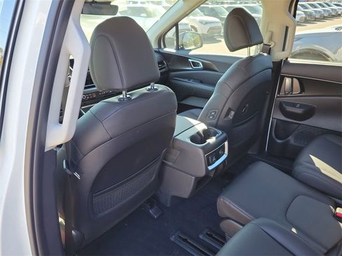 New 2026 Kia Carnival SX image 17